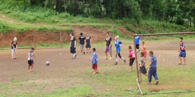 Thailand Olifantenproject voetballen