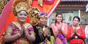 Indonesie Bali cultuur en lesgeven Bali bruiloft