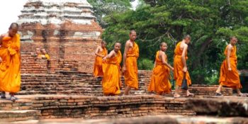 Noord-Thailand Vrijwilligerswerk monniken bij een tempel
