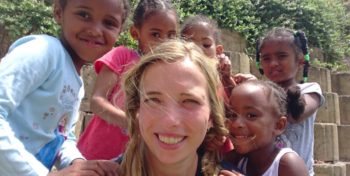 Kruger to Cape week 9 en 10 Vrijwilligerswerk Houtbaai Esther met vlechtjes